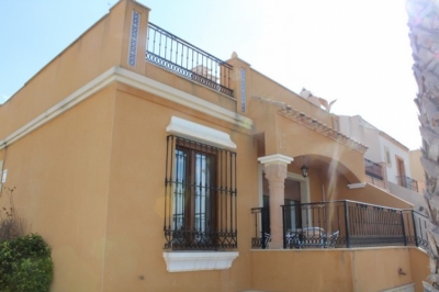 Corner house - For rent - Algorfa - Alicante
