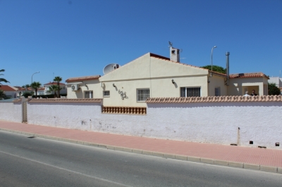 Villa - For rent - Ciudad Quesada - Alicante