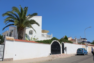 Villa - For rent - Ciudad Quesada - Alicante