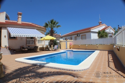 Villa - For rent - Ciudad Quesada - Alicante