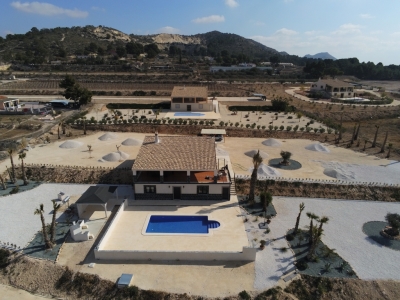 Villa - For rent - Aspe - Alicante