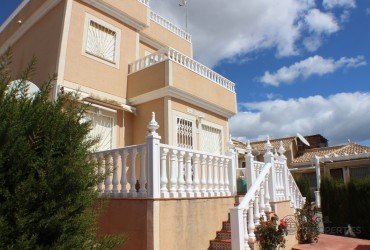 Chalet - For rent - Ciudad Quesada - Alicante