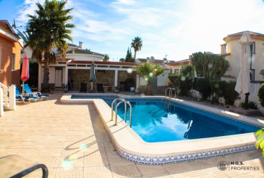 Chalet - For rent - Ciudad Quesada - Alicante