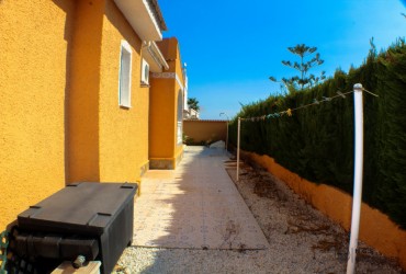 Villa - For rent - Ciudad Quesada - Alicante