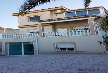 Chalet - For rent - Ciudad Quesada - Alicante