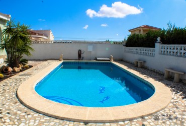 Villa - For rent - Ciudad Quesada - Alicante