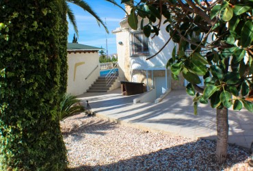 Villa - For rent - Ciudad Quesada - Alicante