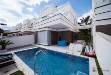 Villa - For rent - Ciudad Quesada - Alicante