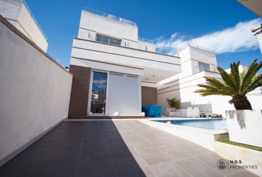 Villa - For rent - Ciudad Quesada - Alicante