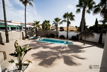 Villa - For rent - Ciudad Quesada - Alicante