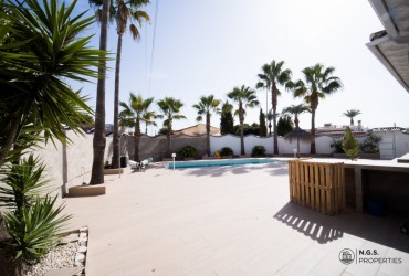 Villa - For rent - Ciudad Quesada - Alicante