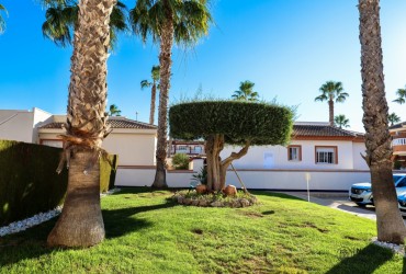 Corner house - For rent - Ciudad Quesada - Alicante