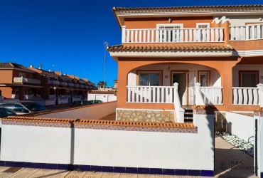 Corner house - For rent - Ciudad Quesada - Alicante